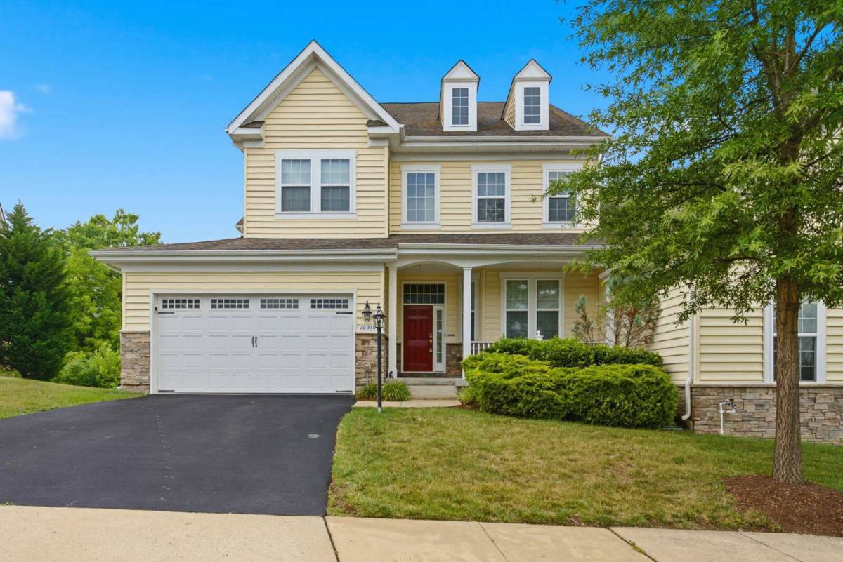 House for rent at 20920 Ashburn Heights Dr, Ashburn, VA 20148