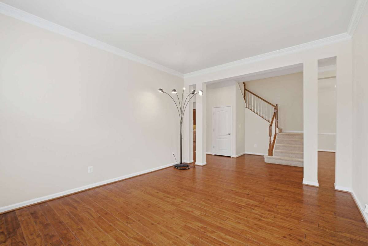 House for rent at 20920 Ashburn Heights Dr, Ashburn, VA 20148