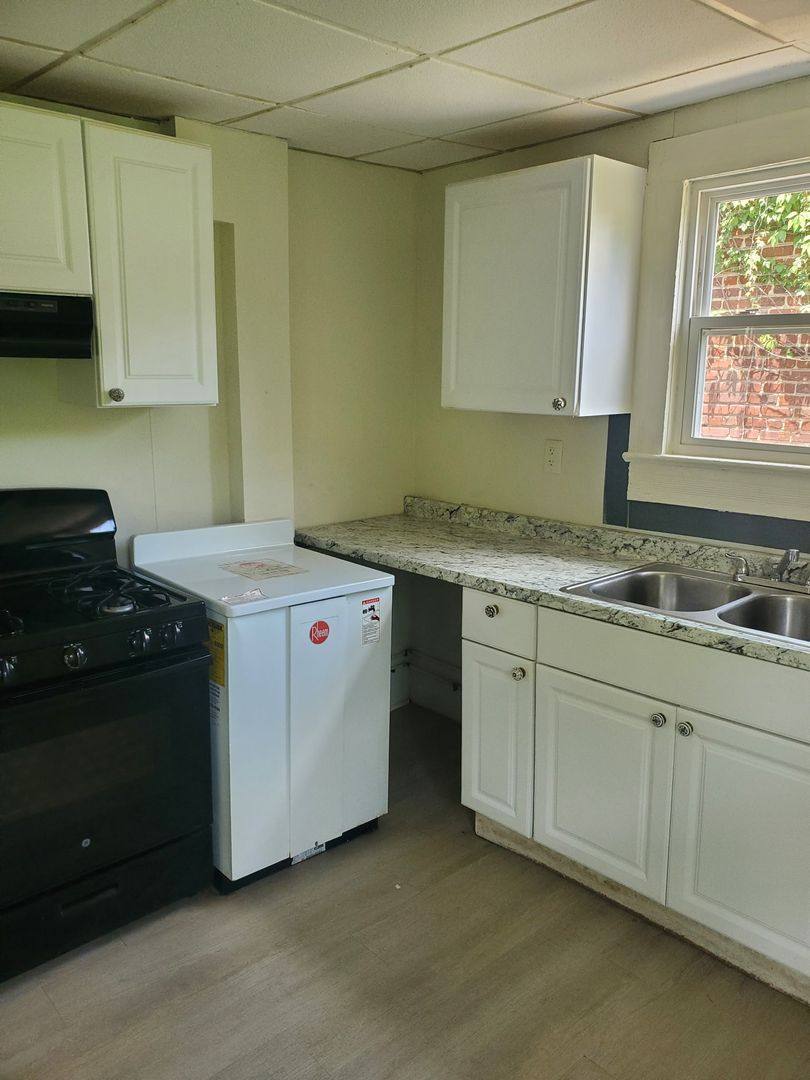 Apartment for rent at 530 N Main St, Danville, VA 24540