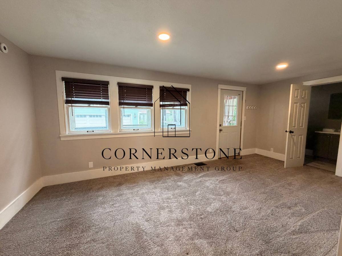 House for rent at 1430 6th Ave S, Fort Dodge, IA 50501