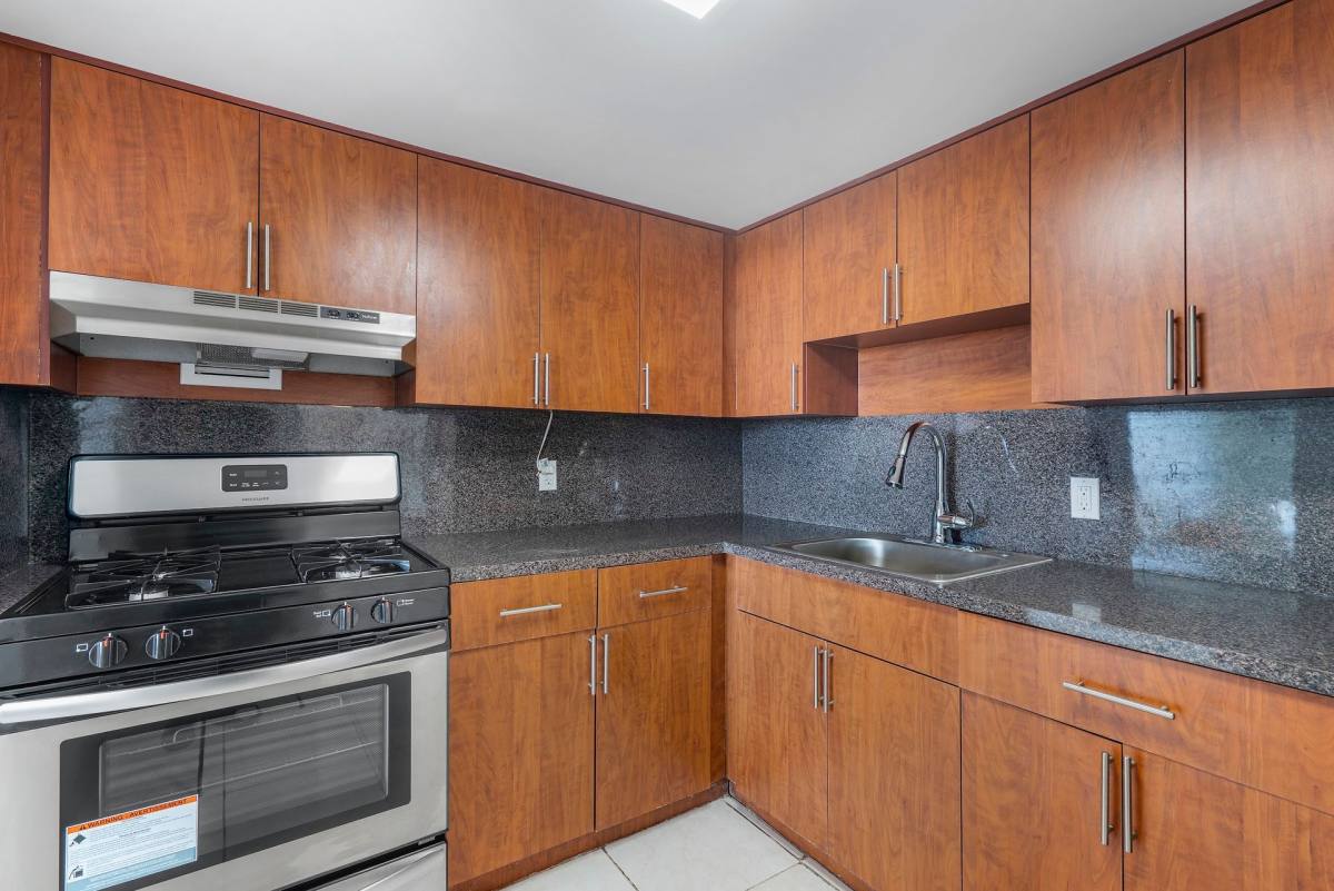 Apartment for rent at 1551 NE 167th St, Miami, FL 33162
