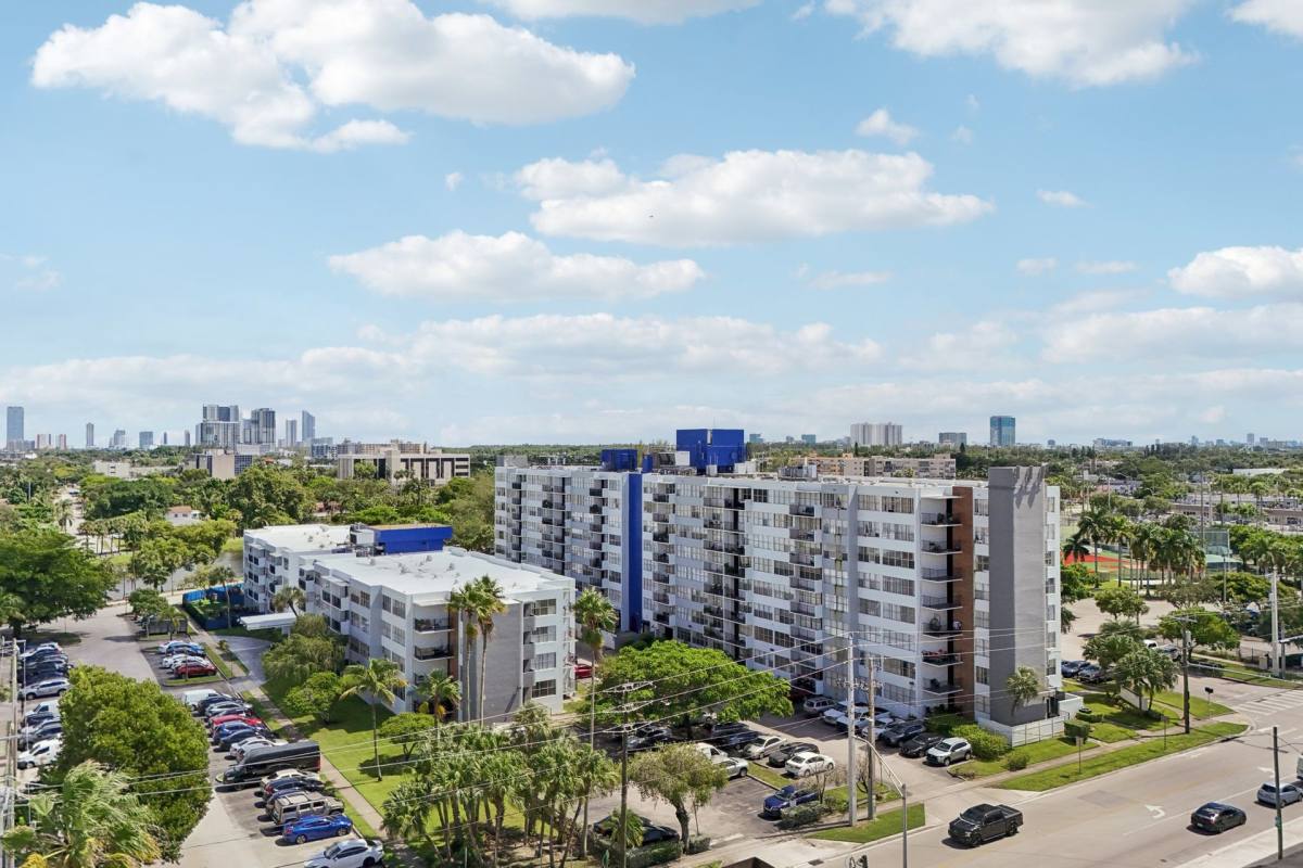 Apartment for rent at 1551 NE 167th St, Miami, FL 33162