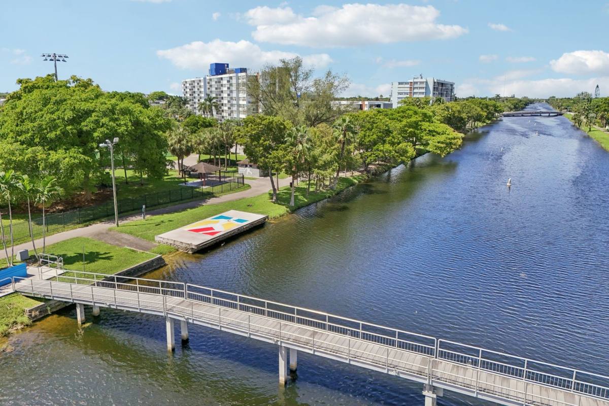 Apartment for rent at 1551 NE 167th St, Miami, FL 33162