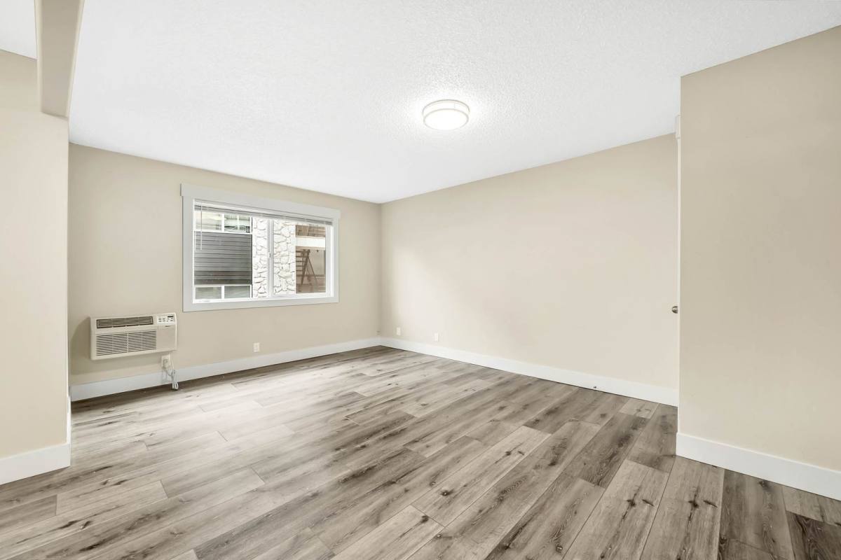 Apartment for rent at 3222 N Shore Dr SE, Albany, OR 97322