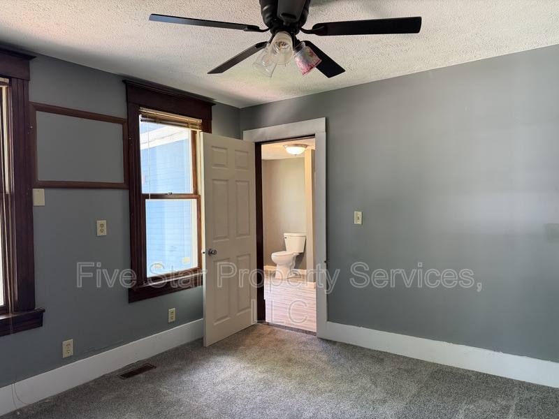 Apartment for rent at 229 W Allen St, Springfield, IL 62704