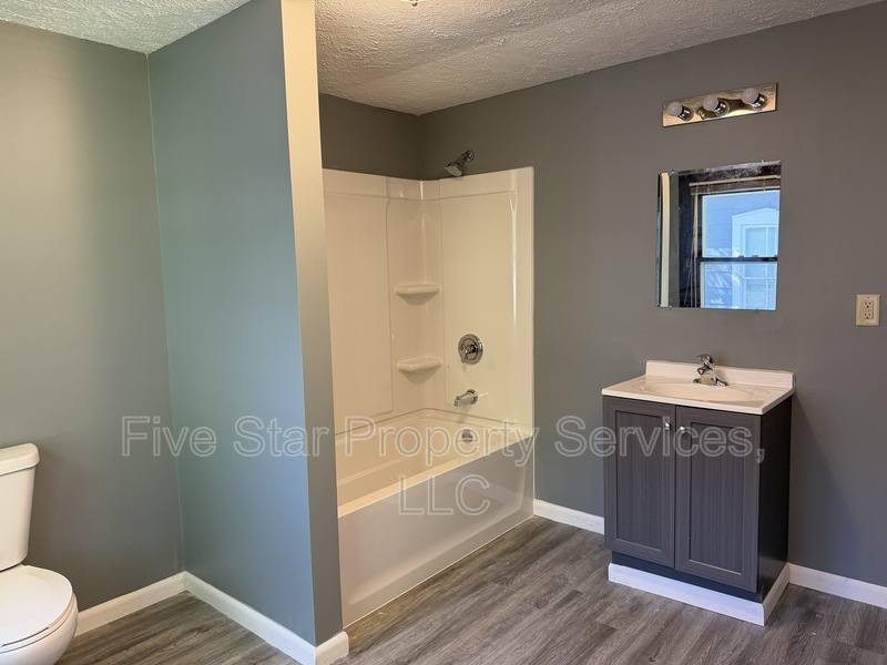 Apartment for rent at 229 W Allen St, Springfield, IL 62704