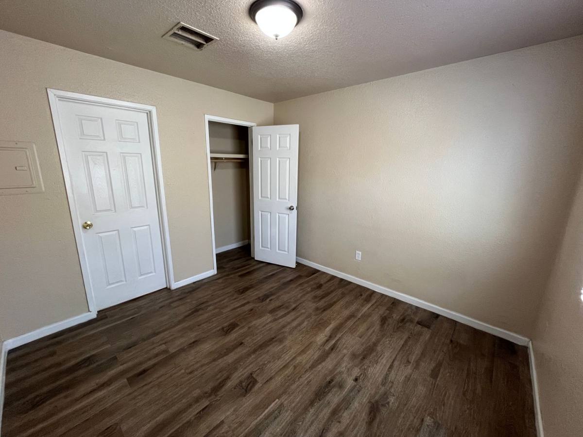 Apartment for rent at 9310 - 9330 Rd, Terra Bella, CA 93270