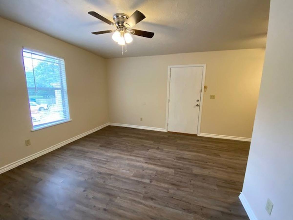 Apartment for rent at 7071 S Bilbo Rd, Orange, TX 77632