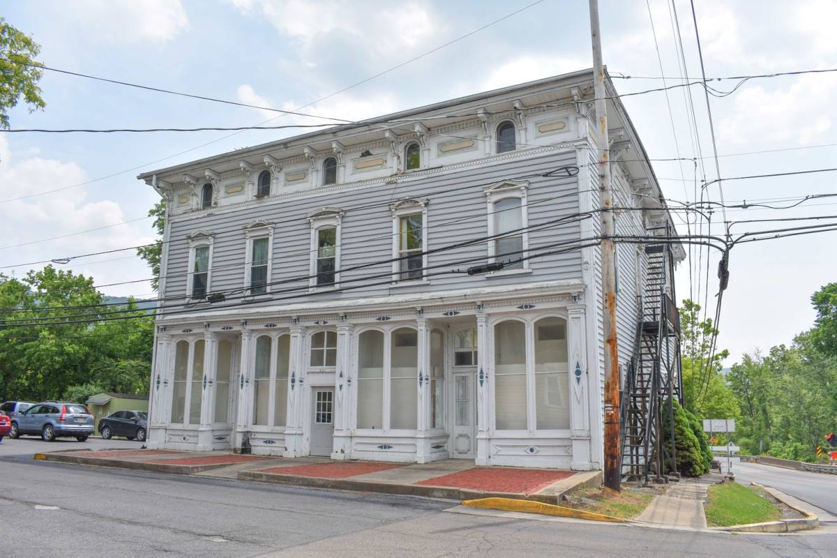 Apartment for rent at 421 Canal St, Lock Haven, PA 17745
