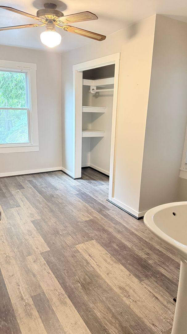 Townhouse for rent at 1012 Mount Jackson St, New Castle, PA 16102