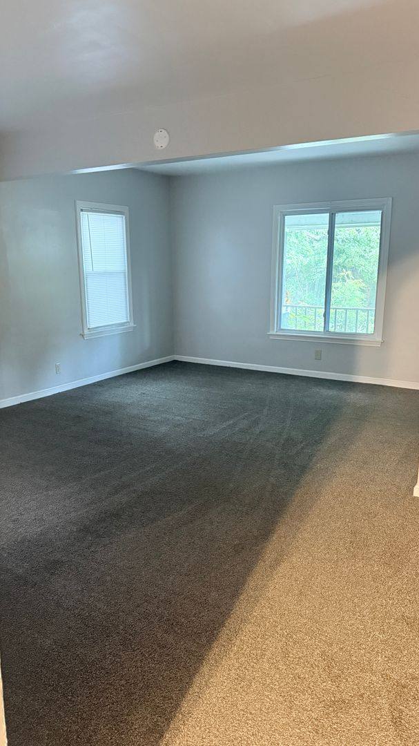 Townhouse for rent at 1012 Mount Jackson St, New Castle, PA 16102