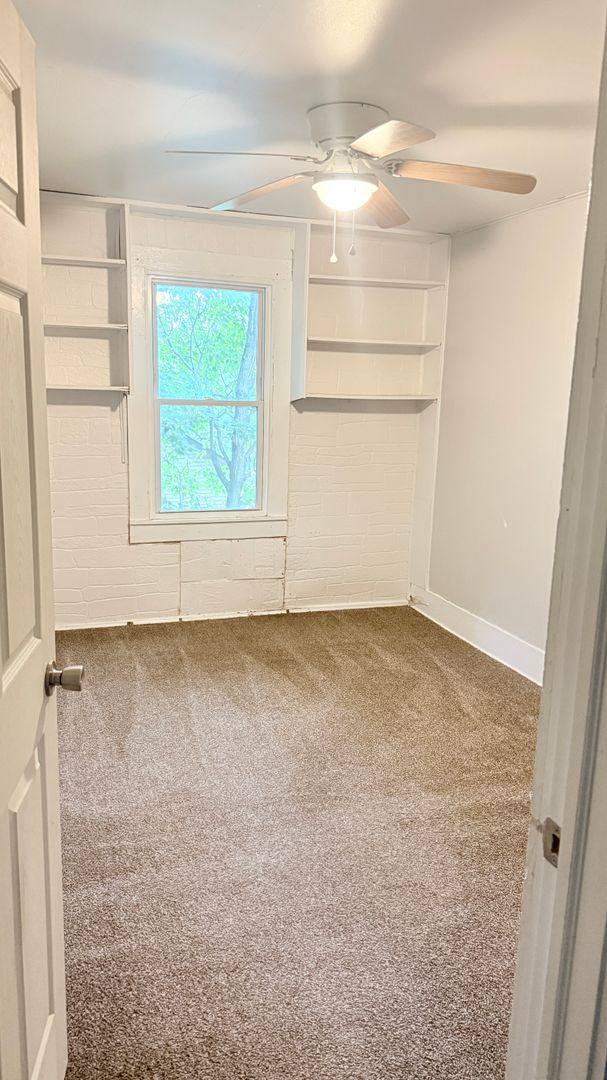 Townhouse for rent at 1012 Mount Jackson St, New Castle, PA 16102