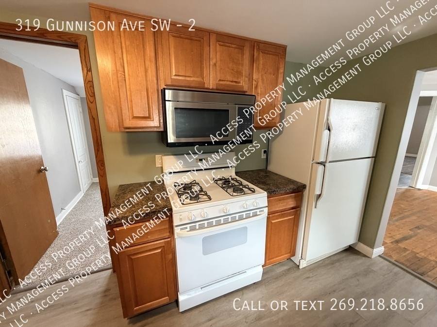 Apartment for rent at 319 Gunnison Ave SW #2, Grand Rapids, MI 49504
