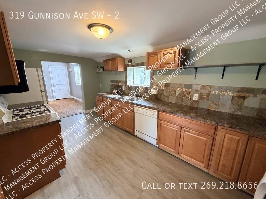Apartment for rent at 319 Gunnison Ave SW #2, Grand Rapids, MI 49504