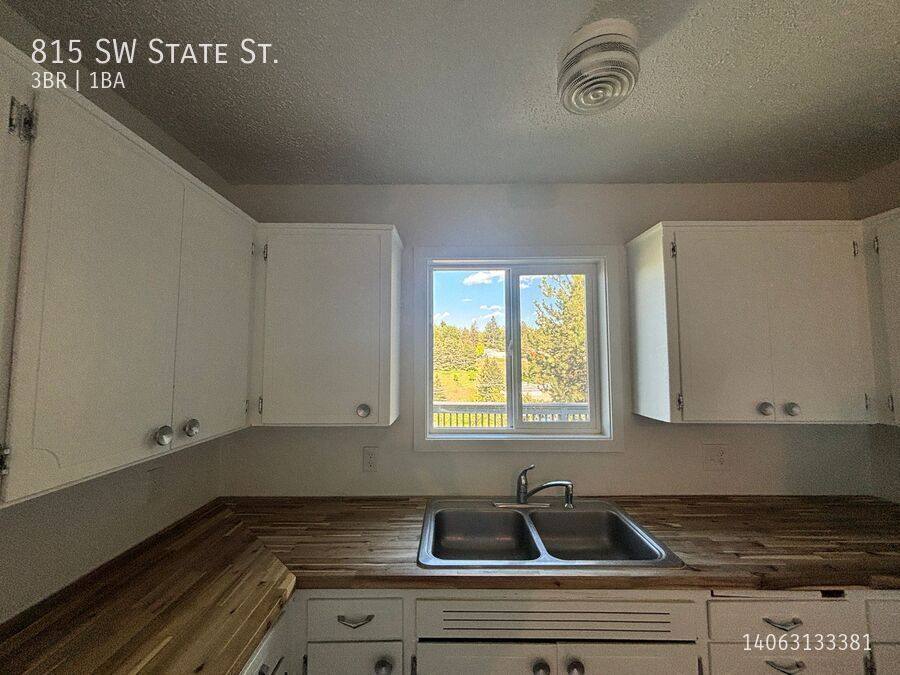 Apartment for rent at 815 SW State St, Pullman, WA 99163