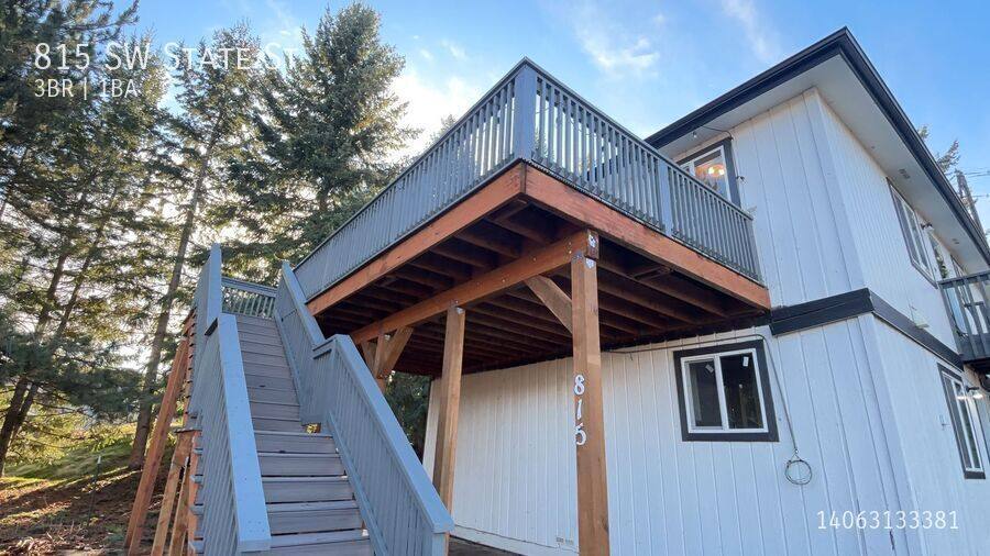 Apartment for rent at 815 SW State St, Pullman, WA 99163