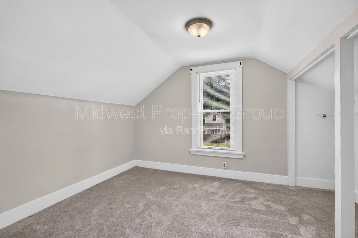 House for rent at 3610 Manhattan Ave, St. Louis, MO 63143