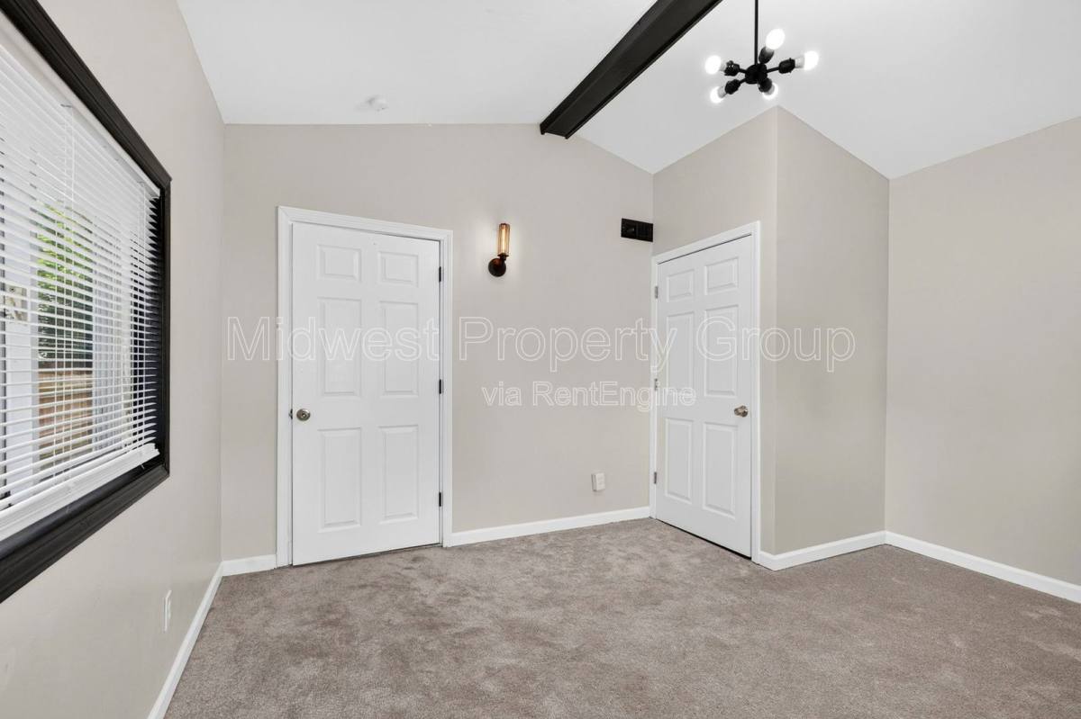 House for rent at 3610 Manhattan Ave, St. Louis, MO 63143