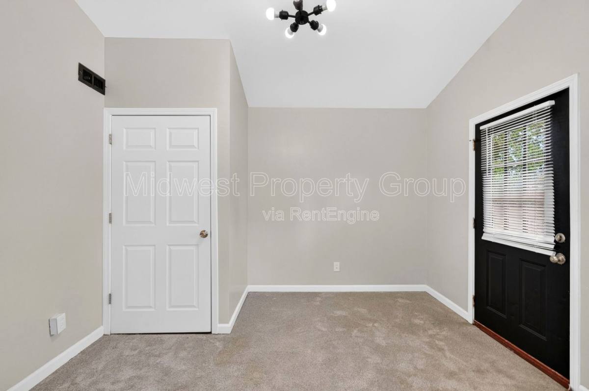 House for rent at 3610 Manhattan Ave, St. Louis, MO 63143