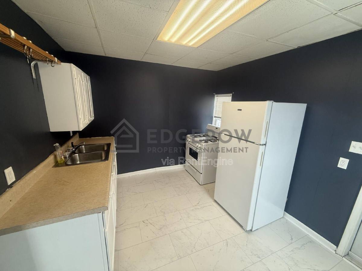 Apartment for rent at 404 6th St NW, Grand Rapids, MI 49504
