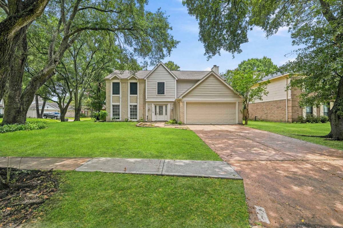 House for rent at 8130 Sunny Ridge Dr, Houston, TX 77095
