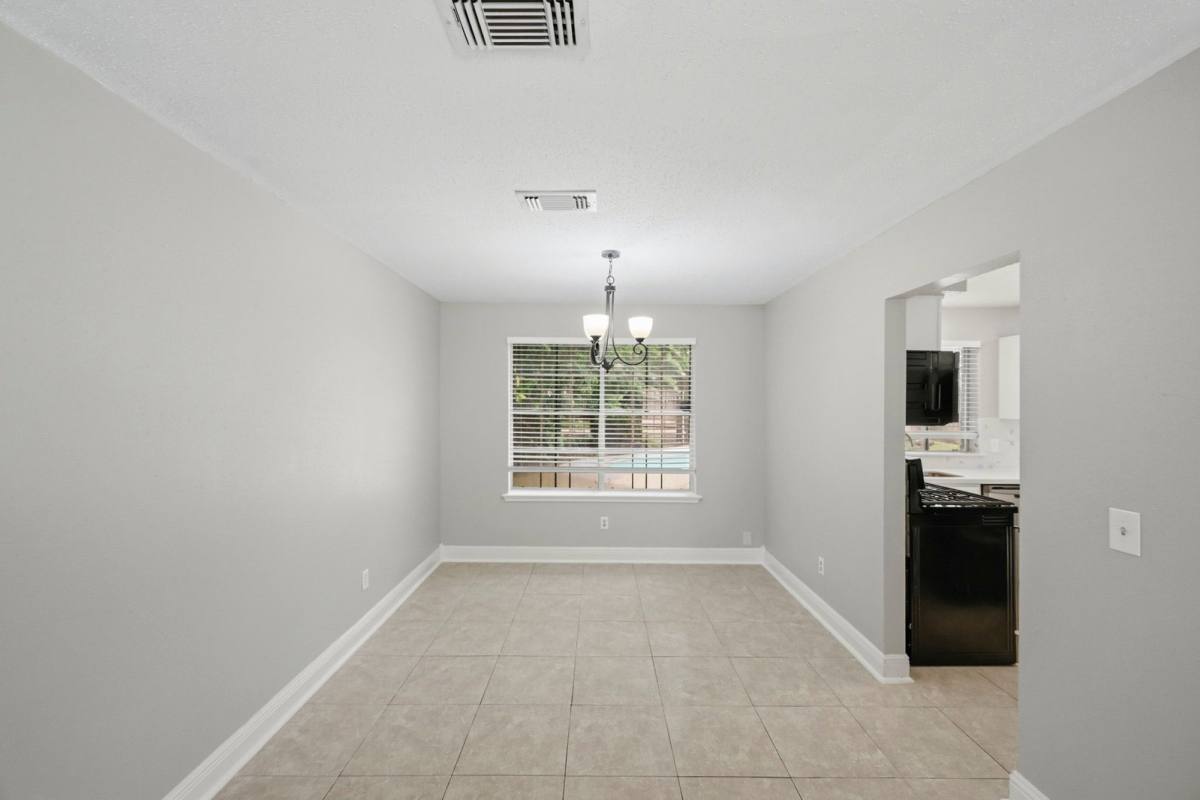 House for rent at 8130 Sunny Ridge Dr, Houston, TX 77095