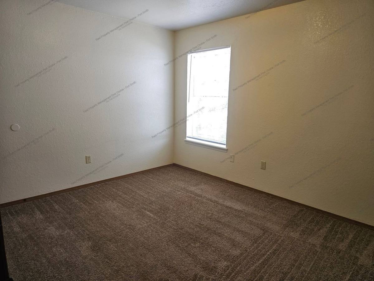 Apartment for rent at 30 Cedar Creek Court #10, Van Buren, AR 72956