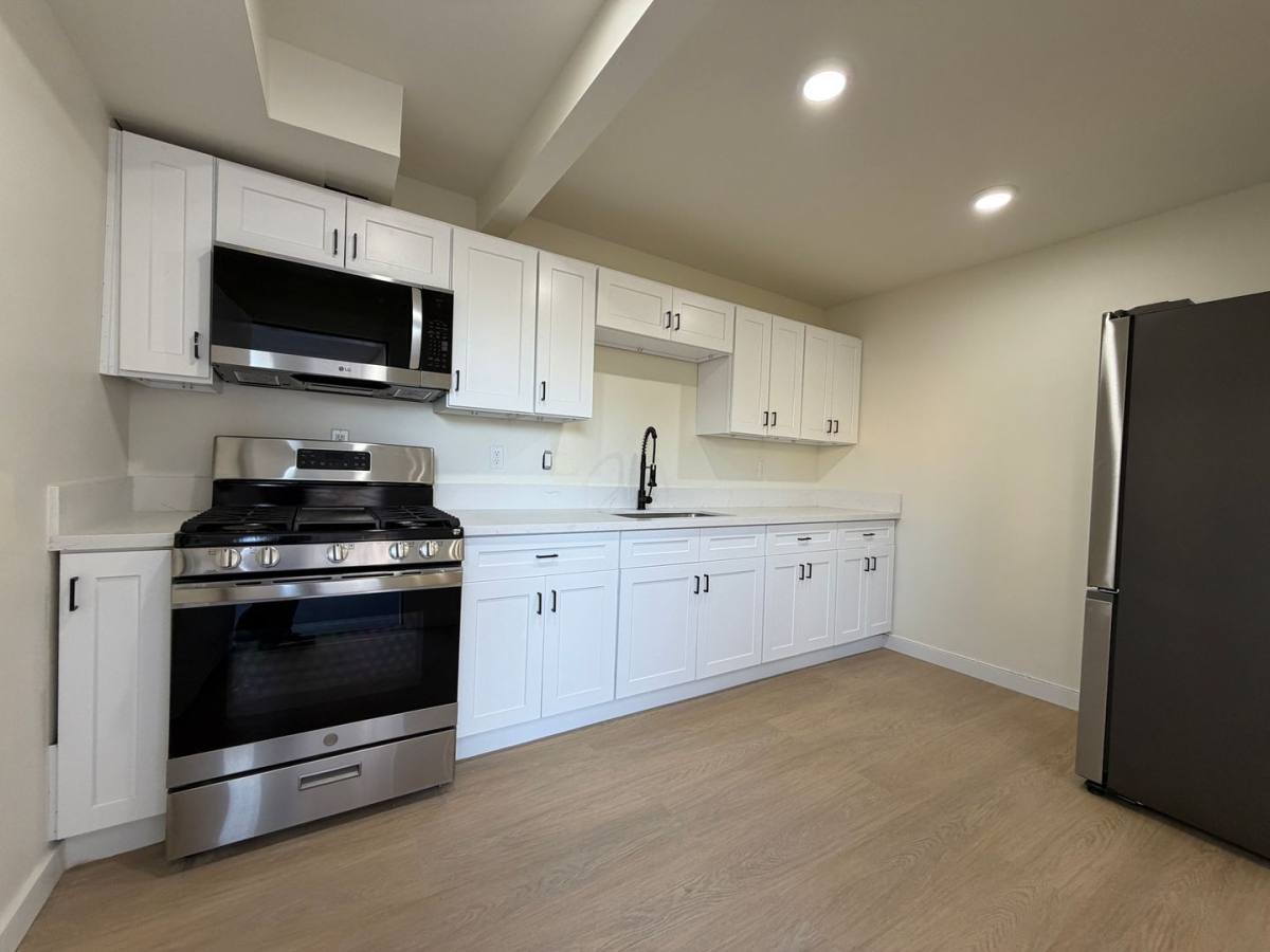 Apartment for rent at 6079 La Prada #103, Los Angeles, CA 90042