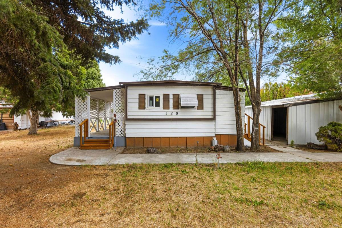 House for rent at 120 Parker Ave, Blackfoot, ID 83221