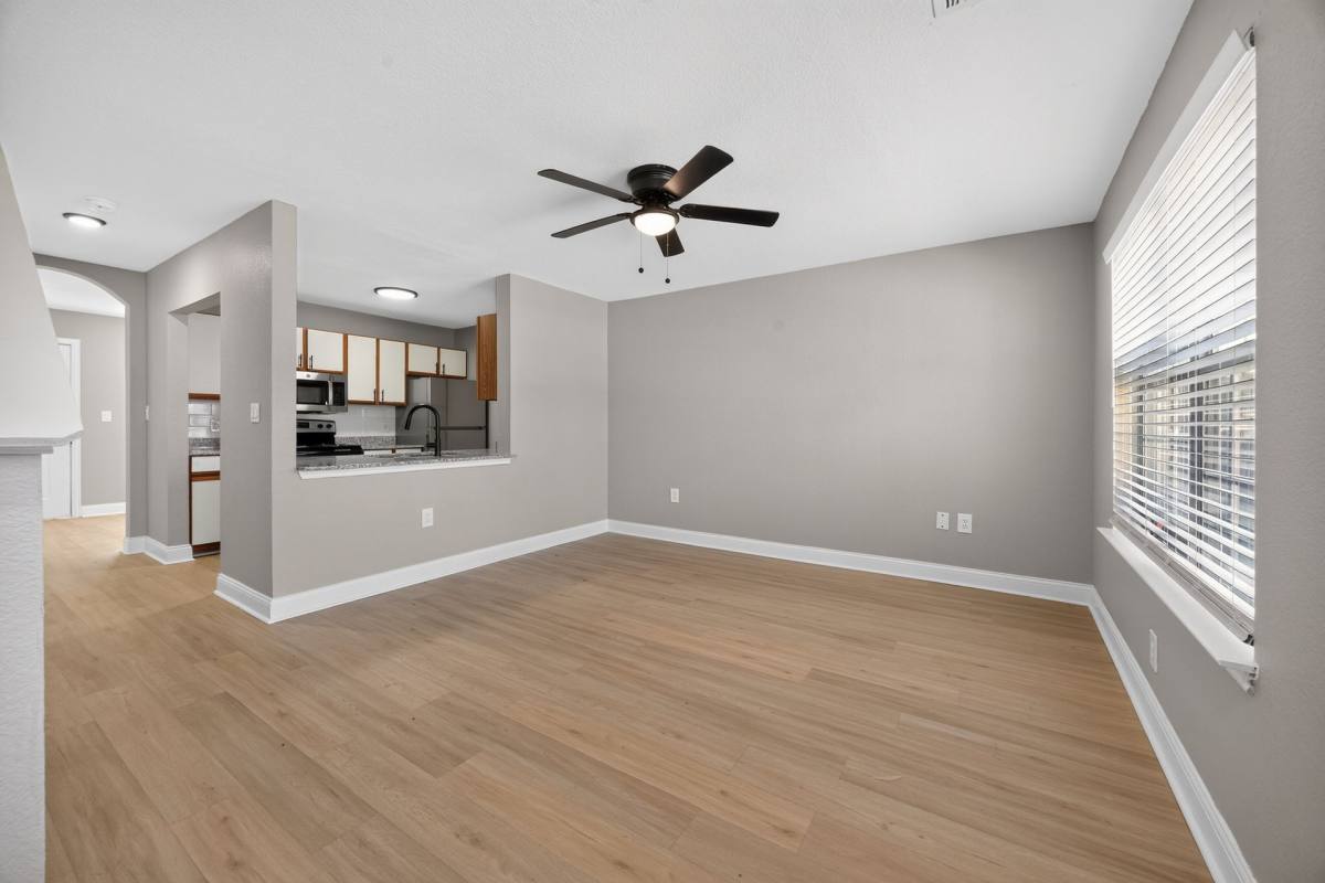 Apartment for rent at 1715 N Main St, Paris, TX 75460