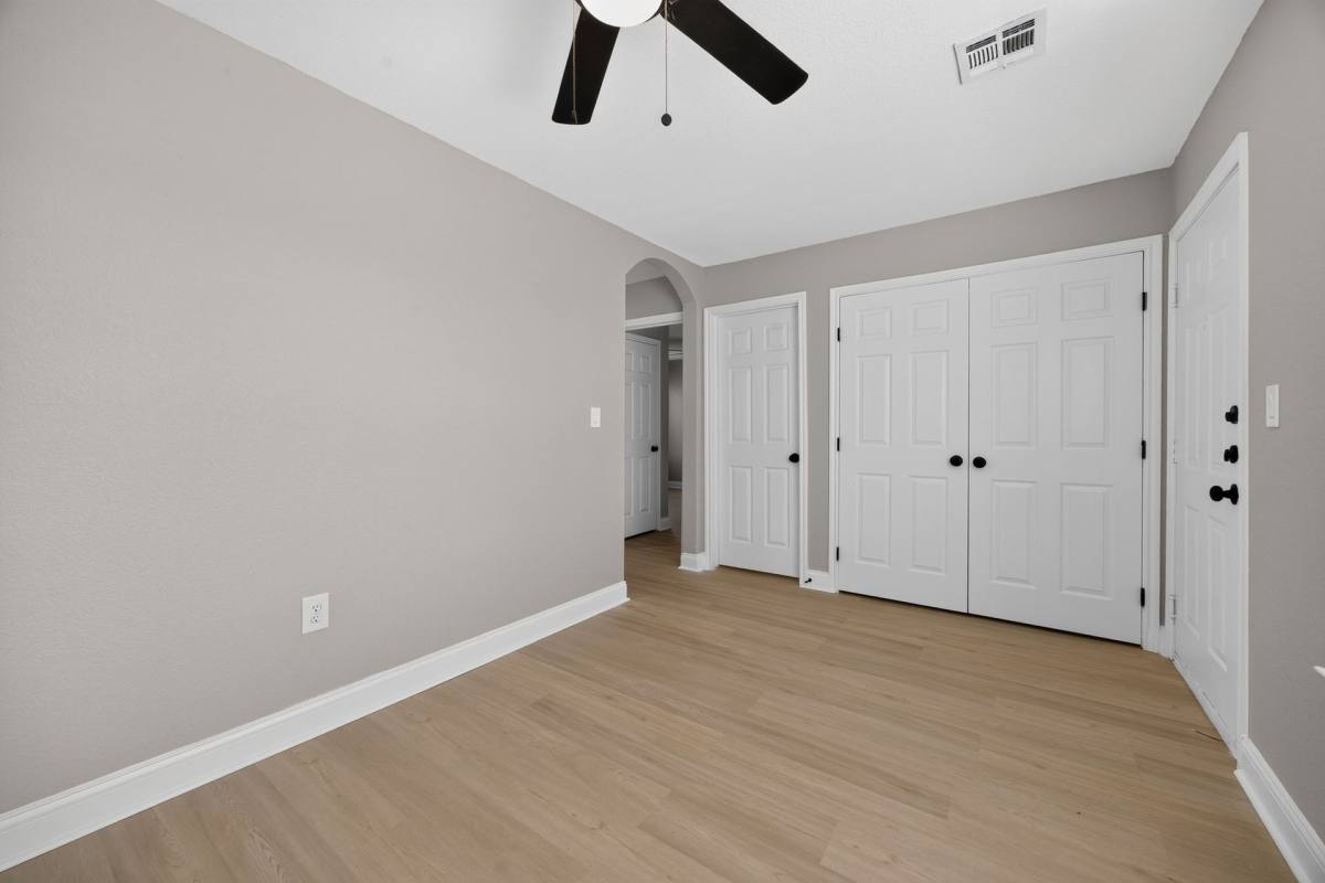 Apartment for rent at 1715 N Main St, Paris, TX 75460