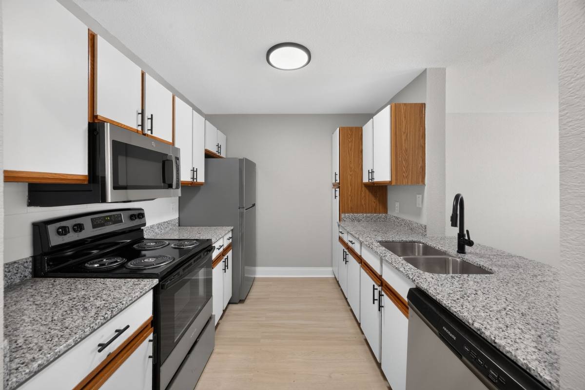 Apartment for rent at 1715 N Main St, Paris, TX 75460
