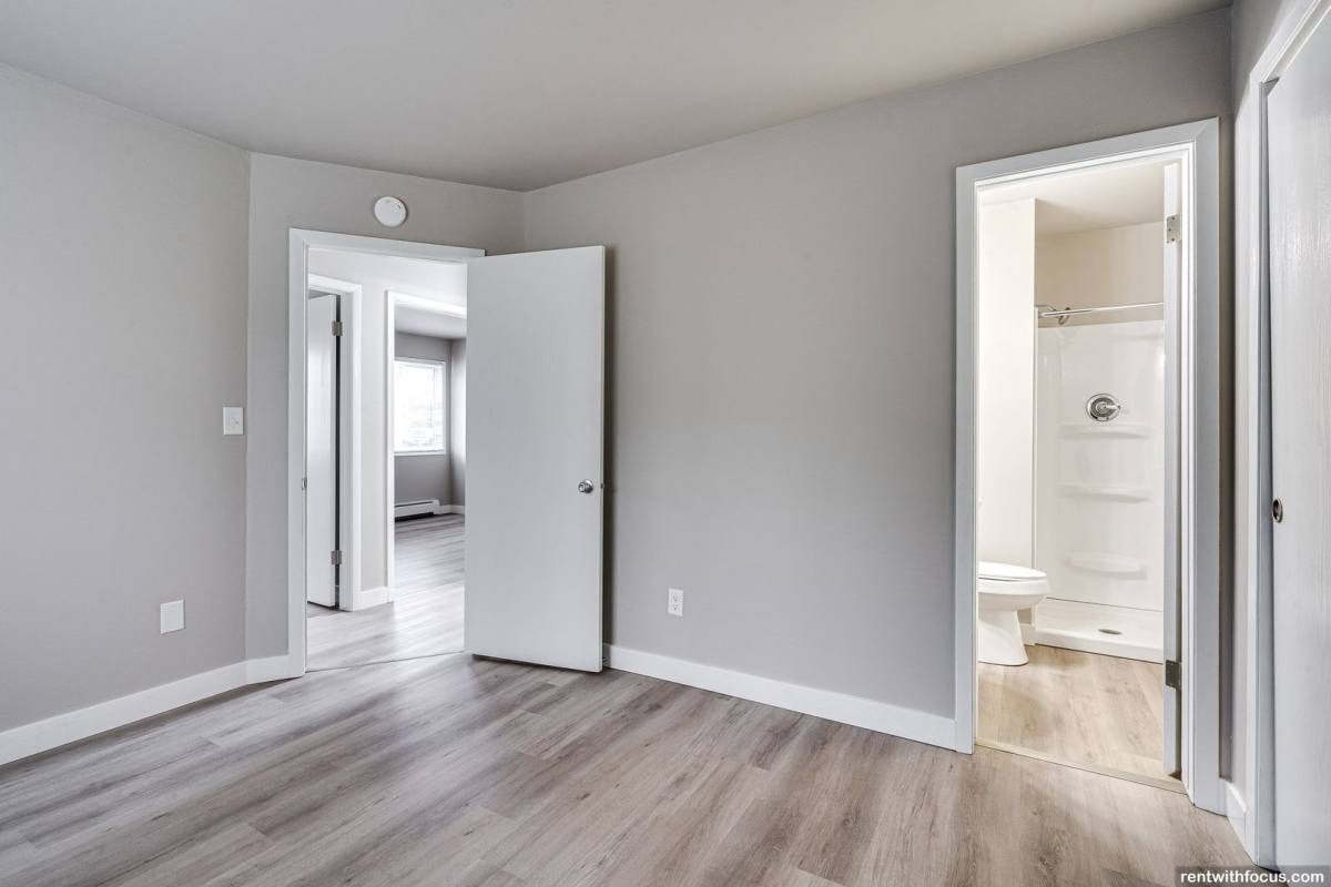 Apartment for rent at 1510-1520 Witzel Ave, Oshkosh, WI 54902