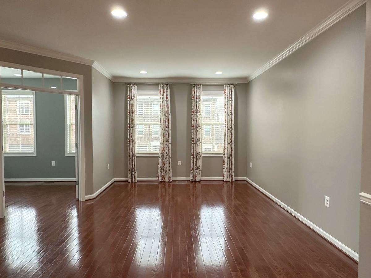 Townhouse for rent at 23289 Tradewind Dr, Ashburn, VA 20148