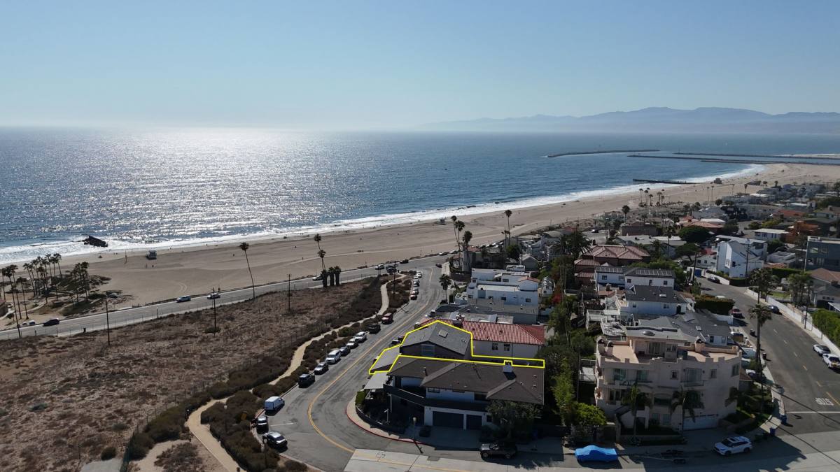 House for rent at 151 Napoleon St, Playa Del Rey, CA 90293