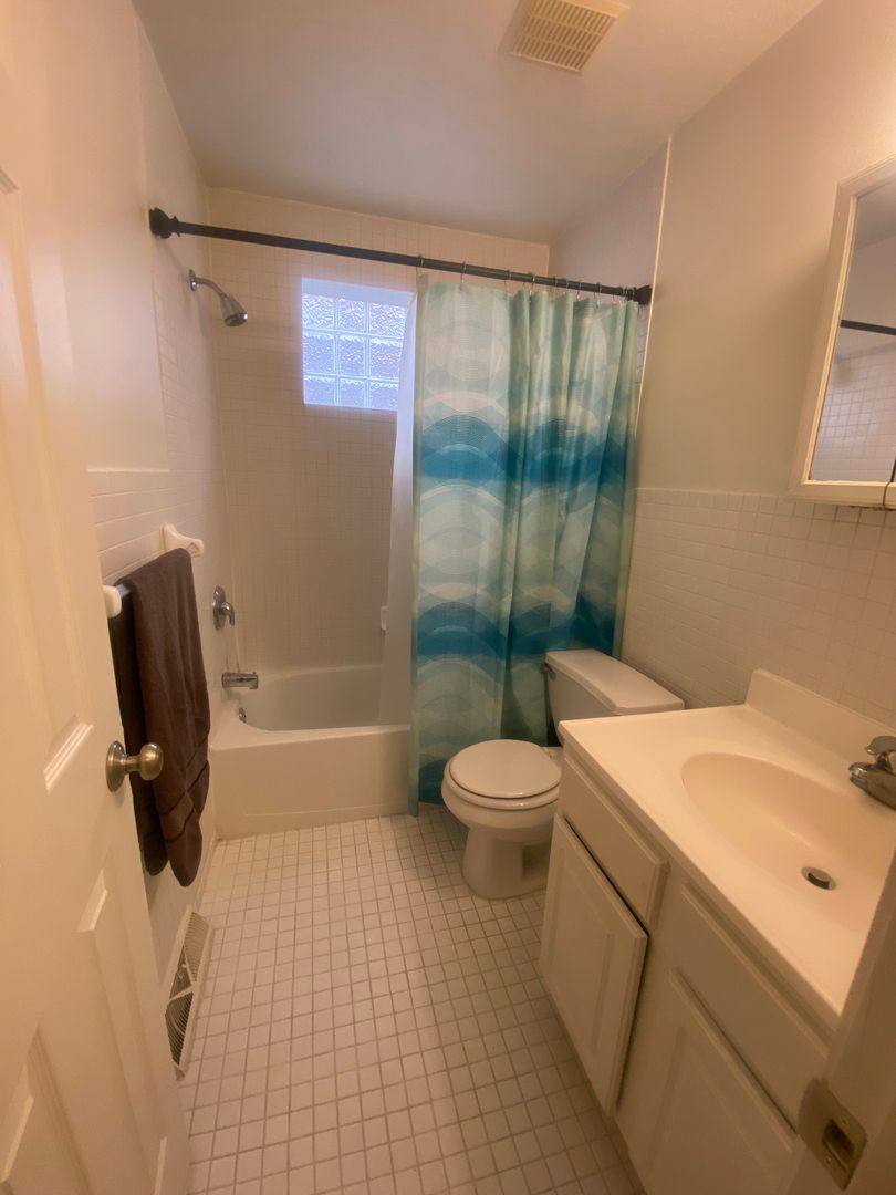 Apartment for rent at 24350 Lakeshore Blvd, Euclid, OH 44123