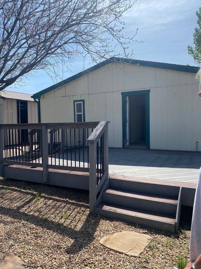 House for rent at 1253 N County Line Rd, Johnstown, CO 80534