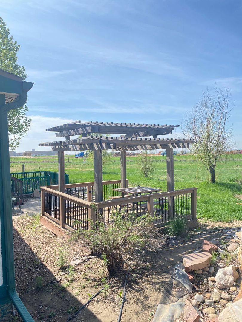 House for rent at 1253 N County Line Rd, Johnstown, CO 80534