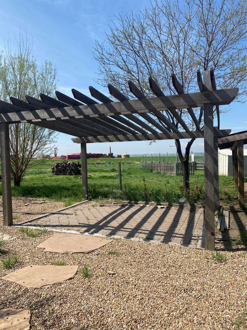 House for rent at 1253 N County Line Rd, Johnstown, CO 80534