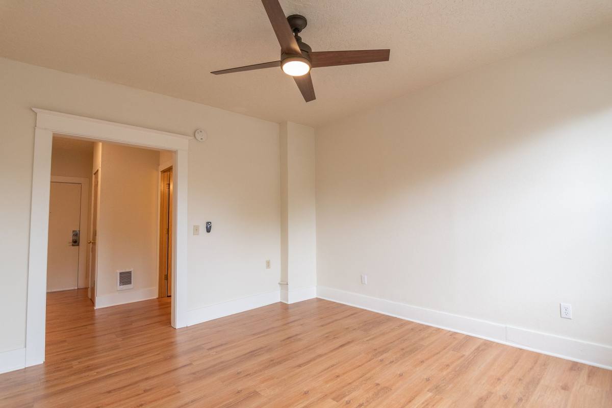 Apartment for rent at 6020 NE Glisan, Portland, OR 97213