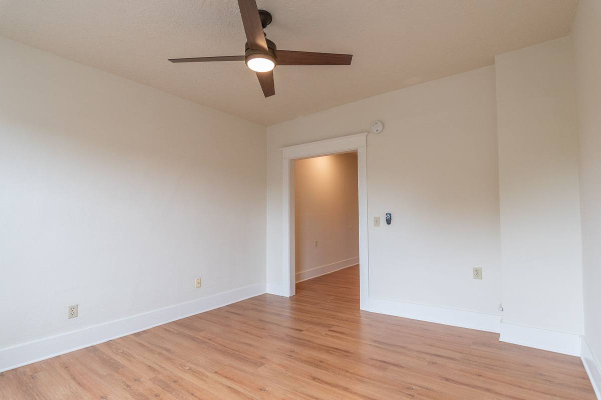 Apartment for rent at 6020 NE Glisan, Portland, OR 97213