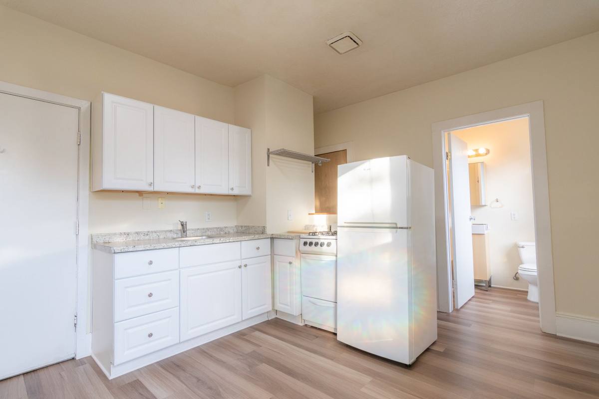 Apartment for rent at 6020 NE Glisan, Portland, OR 97213
