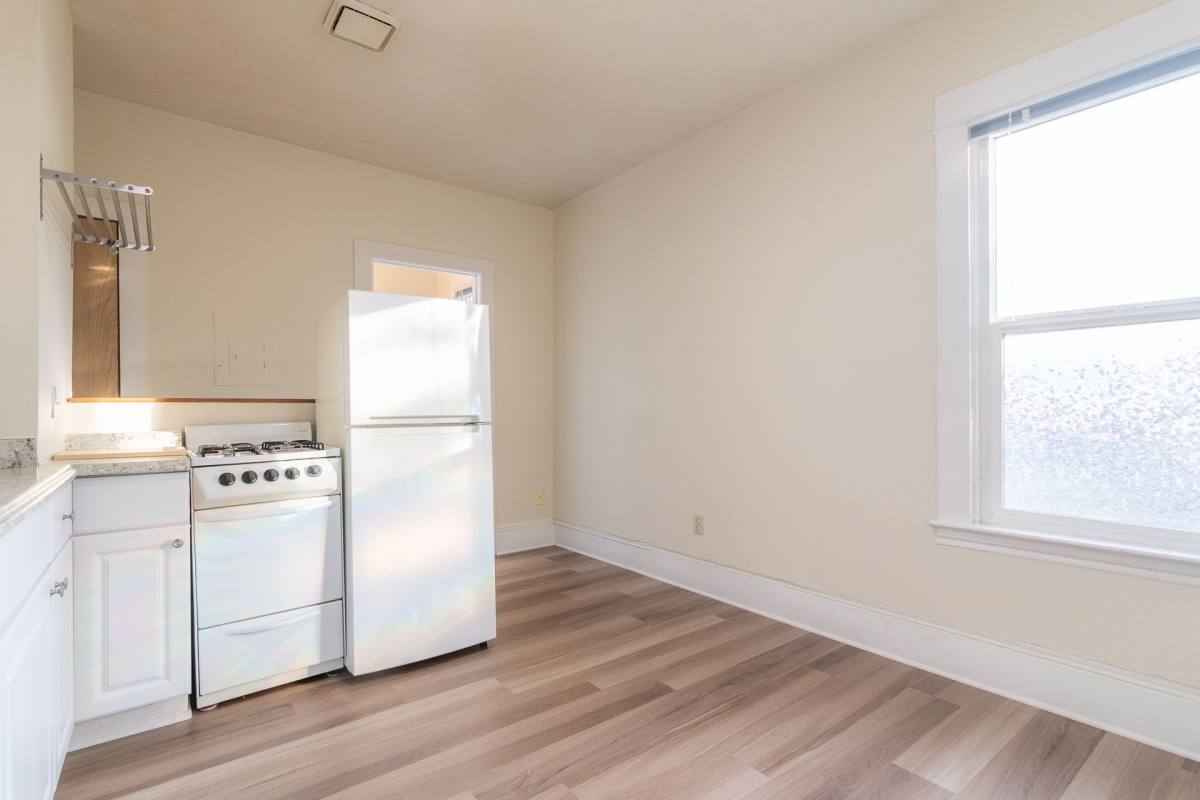 Apartment for rent at 6020 NE Glisan, Portland, OR 97213