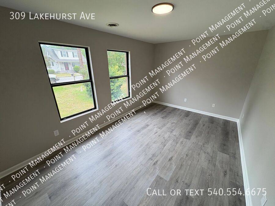 House for rent at 309 Lakehurst Ave, Salem, VA 24153