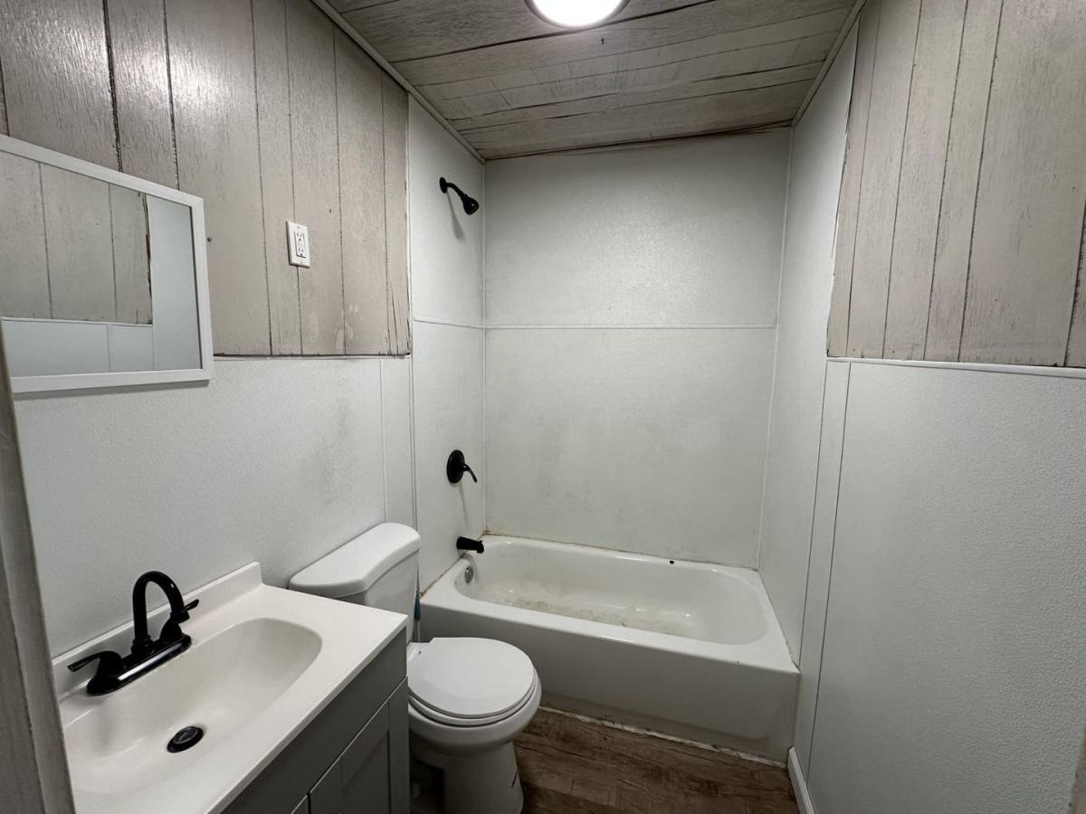 Apartment for rent at 812 W 5th, Joplin, MO 64801