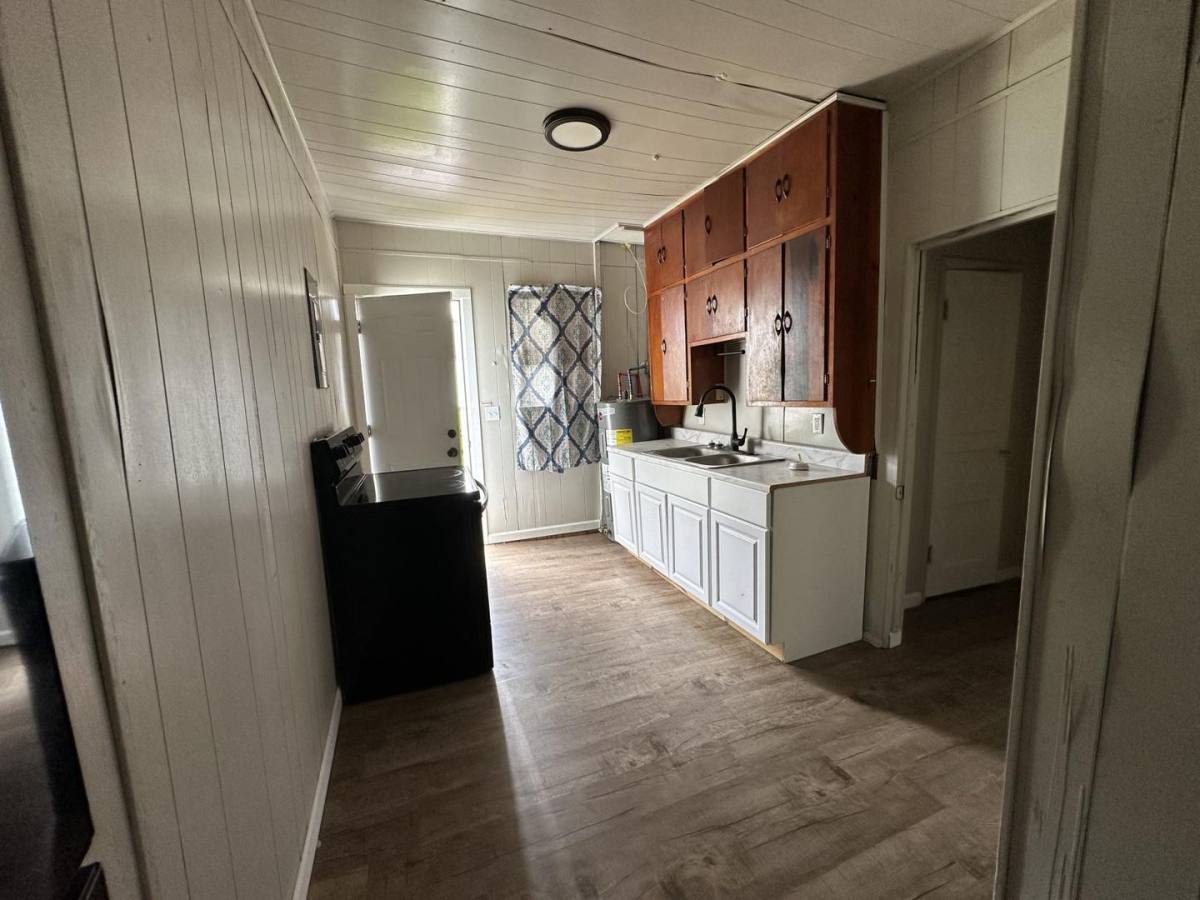 Apartment for rent at 812 W 5th, Joplin, MO 64801