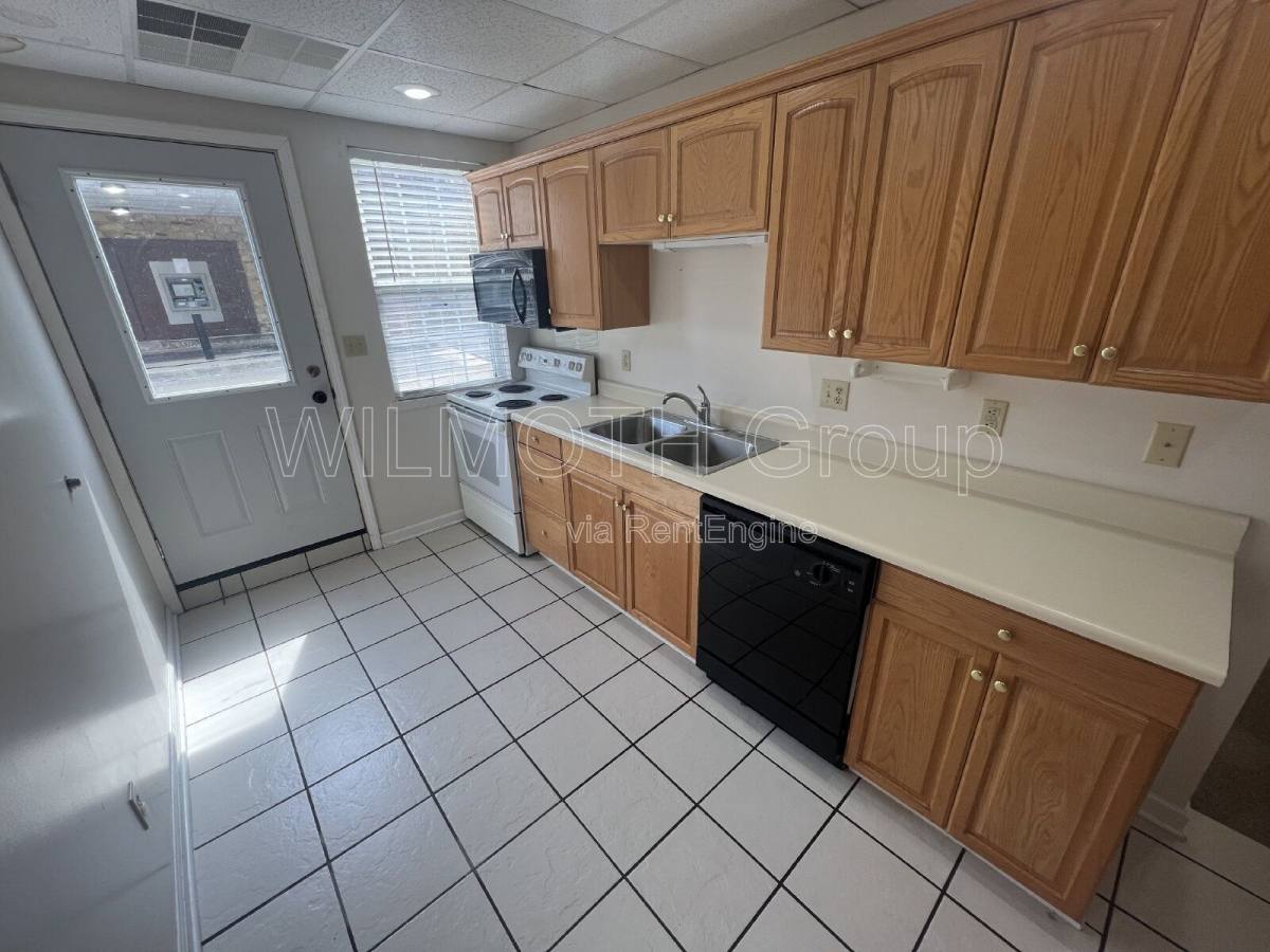 Apartment for rent at 108 Walnut St, Linden, IN 47955