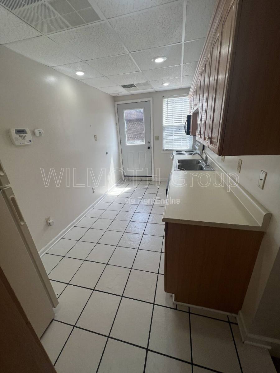 Apartment for rent at 108 Walnut St, Linden, IN 47955