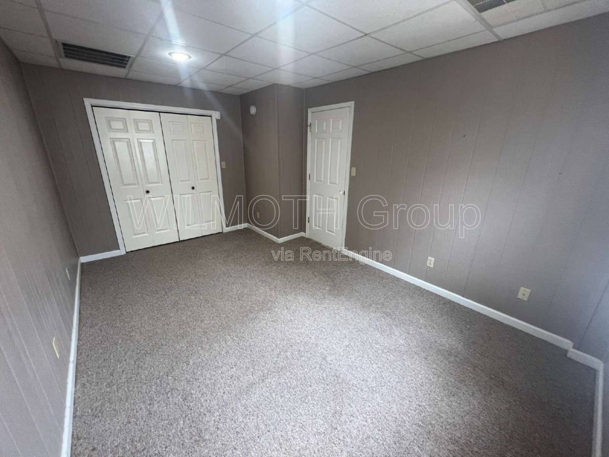 Apartment for rent at 108 Walnut St, Linden, IN 47955