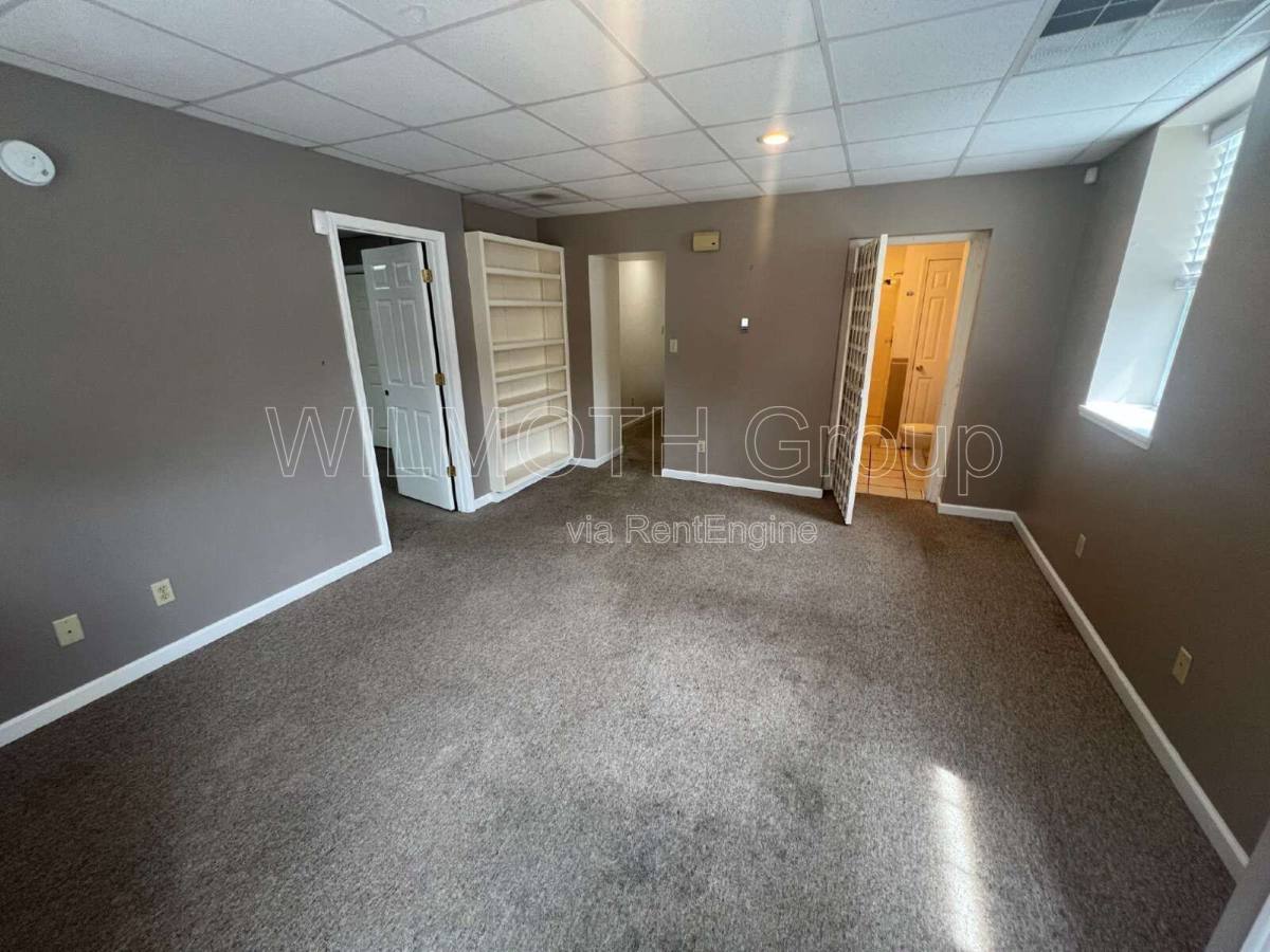 Apartment for rent at 108 Walnut St, Linden, IN 47955